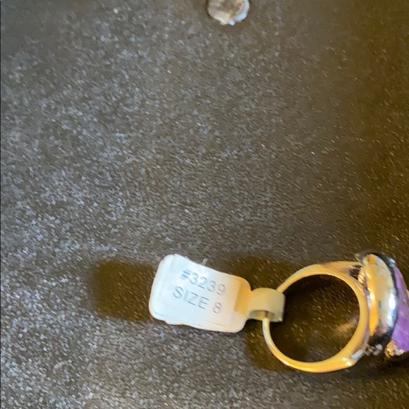 Ring - Picture 3 of 3